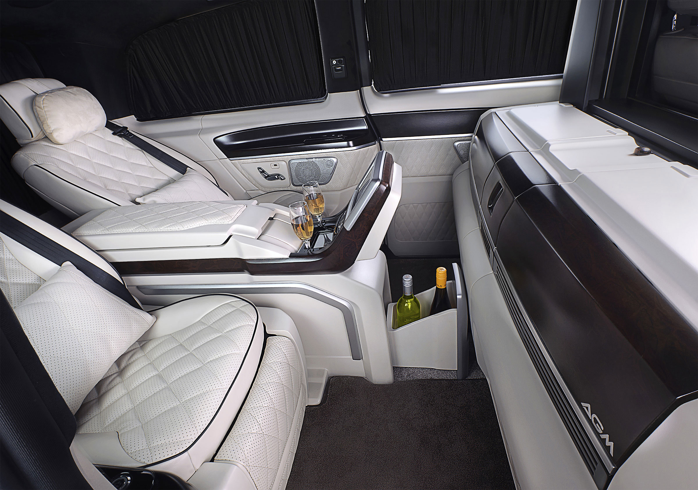 Mercedes Luxury Vannnn