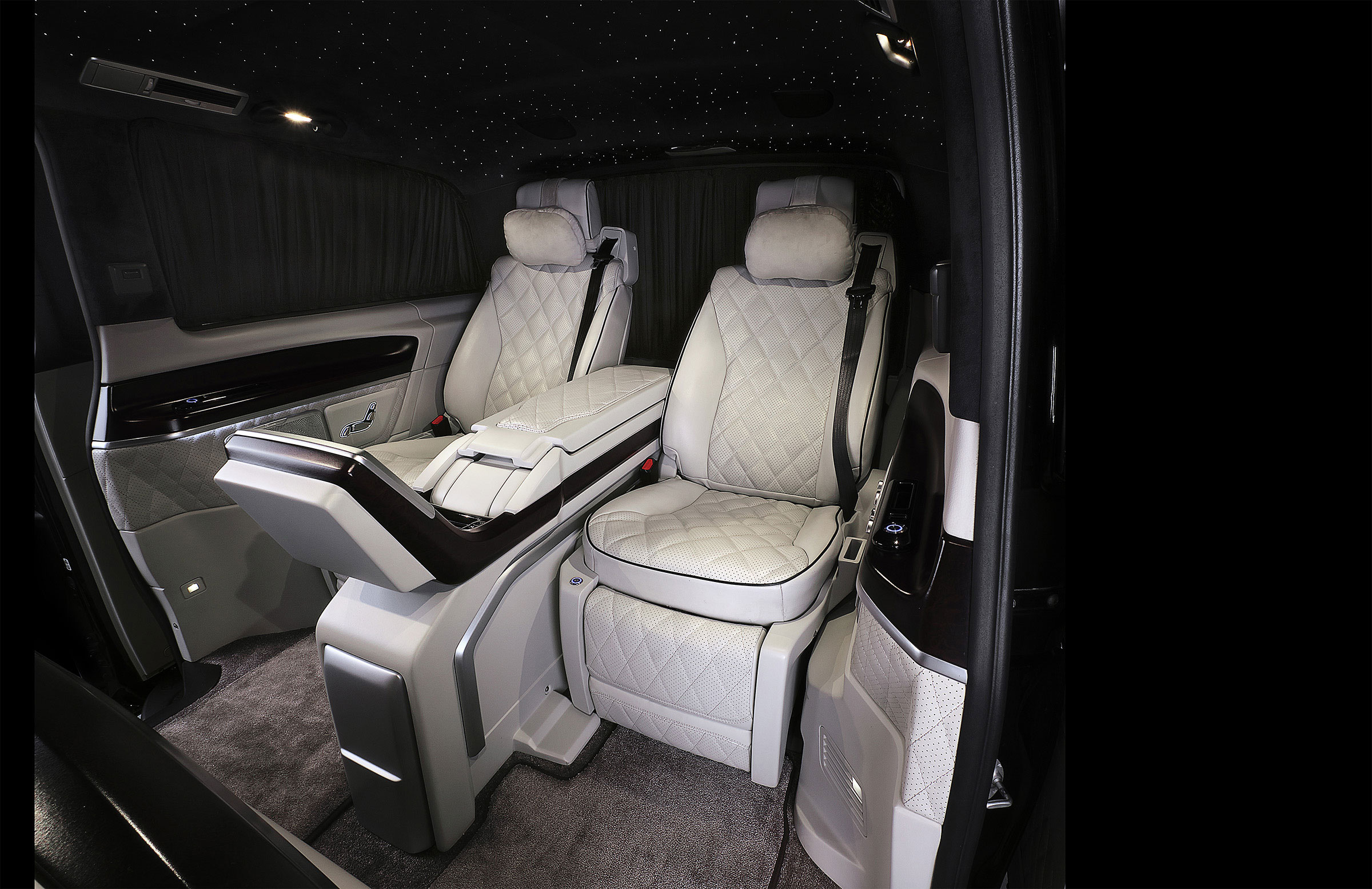 Mercedes Luxury Vannnn